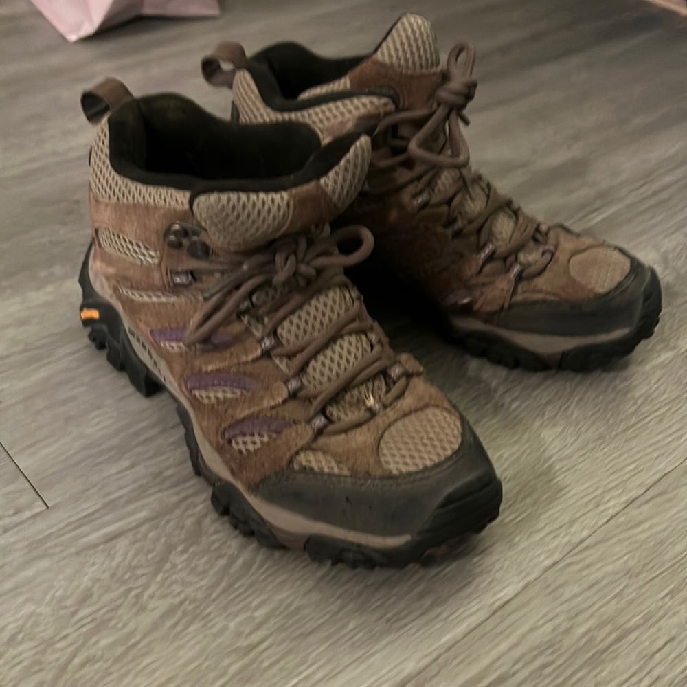 Merrell size 7 womens hiking boots